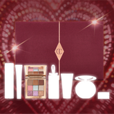 CHARLOTTE'S GLOWING MYSTERY BOX