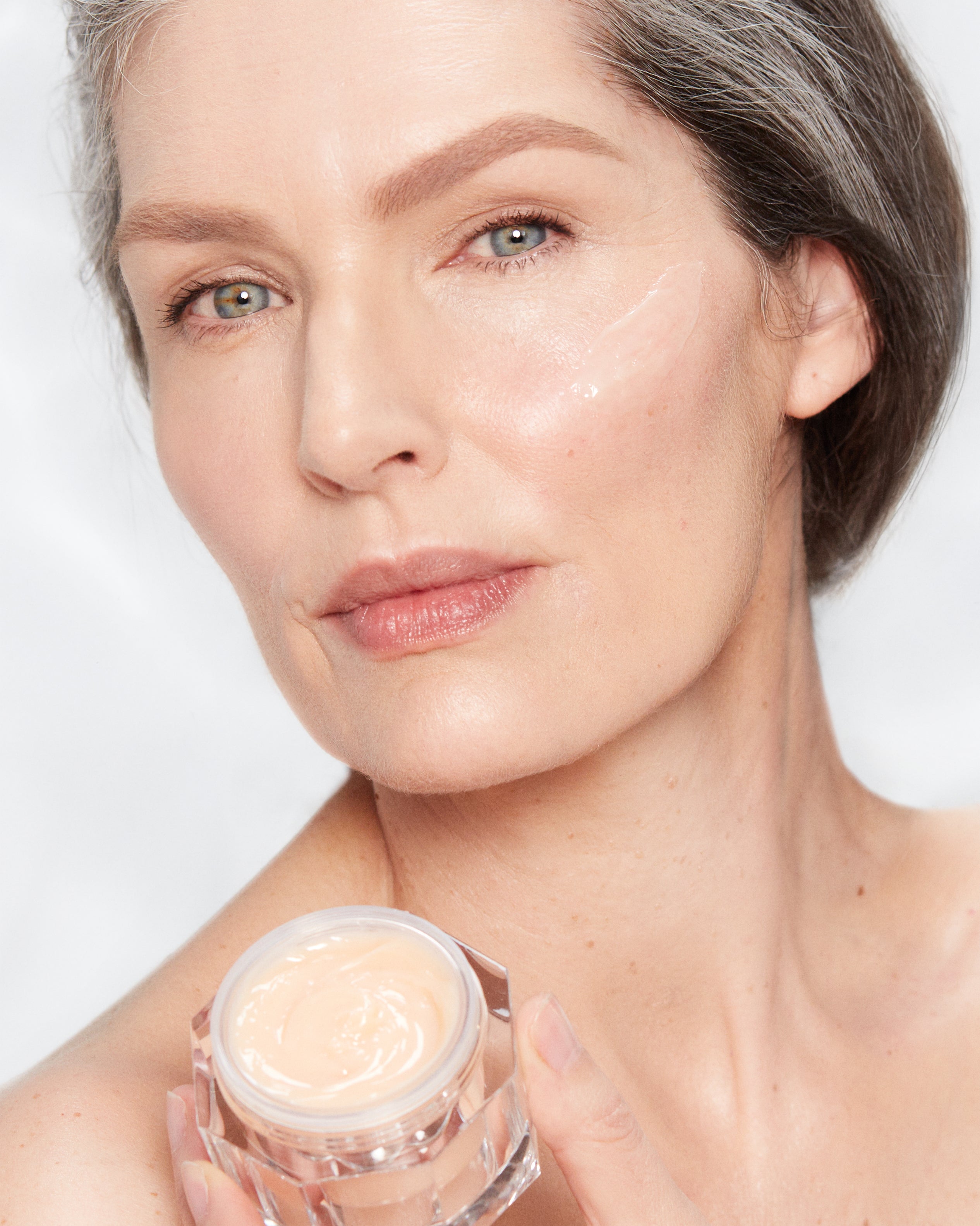 CHARLOTTE’S NIGHT-TIME GLOWING SKIN DUO
